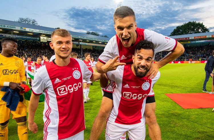 场与看台的 场与看台的