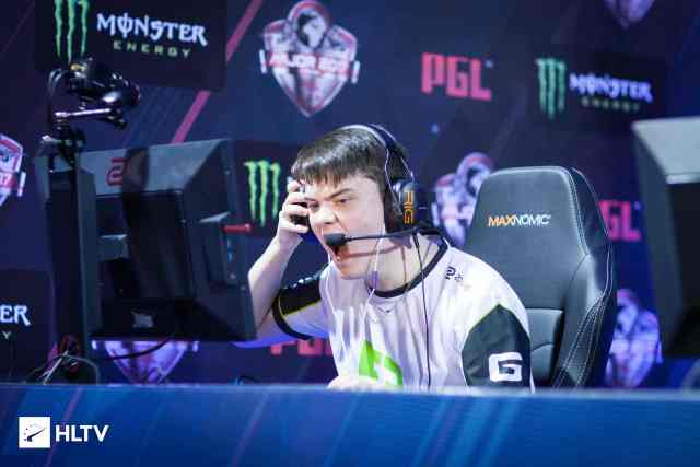 而是用规则 而是用规则